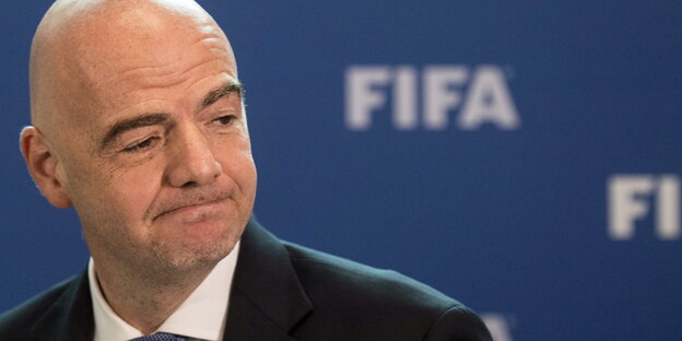 Gianni Infantino presst die Lippen aufeinander