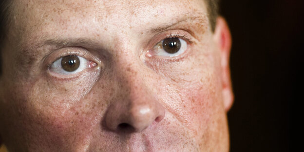 Eine Nahaufnahme des Gesichts von Jan Ullrich Eine Nahaufnahme des Gesichts von Jan Ullrich