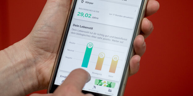 Smartphone mit Gesundheitsapp Smartphone mit Gesundheitsapp