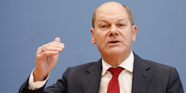 Bundesfinanzminister Olaf Scholz (SPD) bei einer Pressekonferenz zur geplanten Reform des Gesetzes zur Grundsteuer Bundesfinanzminister Olaf Scholz (SPD) bei einer Pressekonferenz zur geplanten Reform des Gesetzes zur Grundsteuer