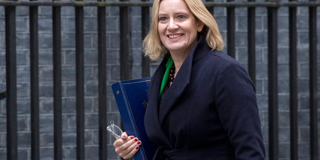 Eine Frau, Amber Rudd