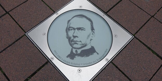 Plakette mit Porträt Adolph Kolpings Plakette mit Porträt Adolph Kolpings