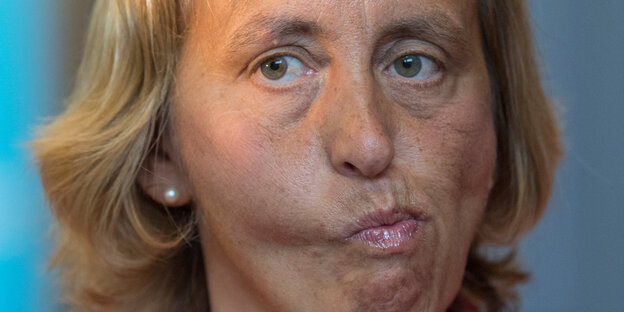 Beatrix von Storch guckt erstaunt Beatrix von Storch guckt erstaunt