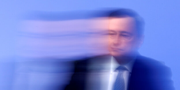 Mario Draghi, verschwommenes Porträt Mario Draghi, verschwommenes Porträt