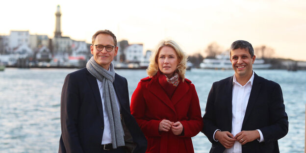 Berlins Regierender Bürgermeister Michael Müller, Mecklenburg-Vorpommerns Ministerpräsidentin Manuela Schwesig (SPD) und der Fraktionsvorsitzende der Berliner SPD-Fraktion Raed Saleh während einer Pause bei der Klausurtagung der Berliner SPD-Fraktion. unt Berlins Regierender Bürgermeister Michael Müller, Mecklenburg-Vorpommerns Ministerpräsidentin Manuela Schwesig (SPD) und der Fraktionsvorsitzende der Berliner SPD-Fraktion Raed Saleh während einer Pause bei der Klausurtagung der Berliner SPD-Fraktion. unt