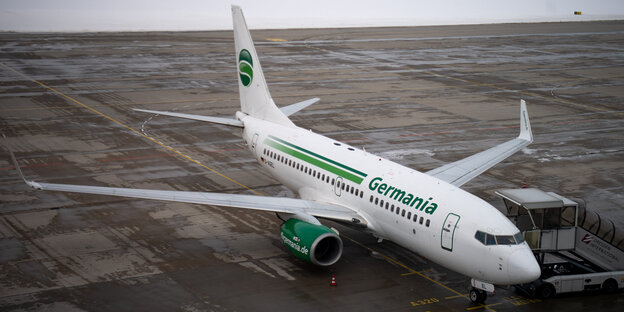 Flugzeug mit Aufdruck "Germania" Flugzeug mit Aufdruck "Germania"