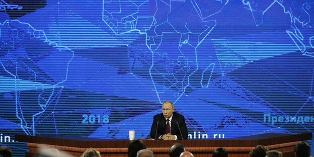 Wladimir Putin spricht bei seiner jährlichen Pressekonferenz im Dezember in Moskau Wladimir Putin spricht bei seiner jährlichen Pressekonferenz im Dezember in Moskau