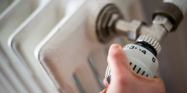 Ein Thermostat an einer Heizung Ein Thermostat an einer Heizung