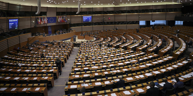 Spärlich gefüllter Sitzungssaal in Brüssel Spärlich gefüllter Sitzungssaal in Brüssel