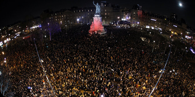 Demonstration gegen Antisemitismus am Dienstag abend in Paris Demonstration gegen Antisemitismus am Dienstag abend in Paris