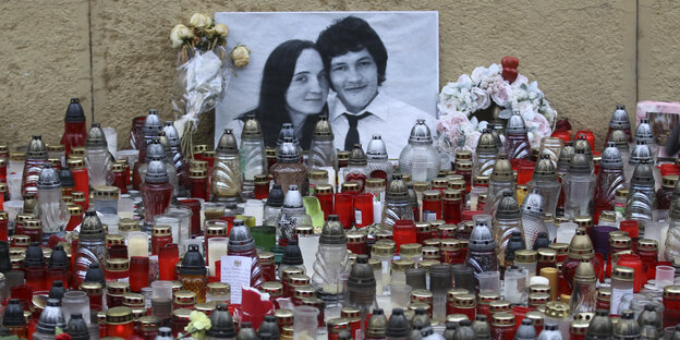 öffentliche Trauer um Jan Kuciak und seine Verlobte öffentliche Trauer um Jan Kuciak und seine Verlobte