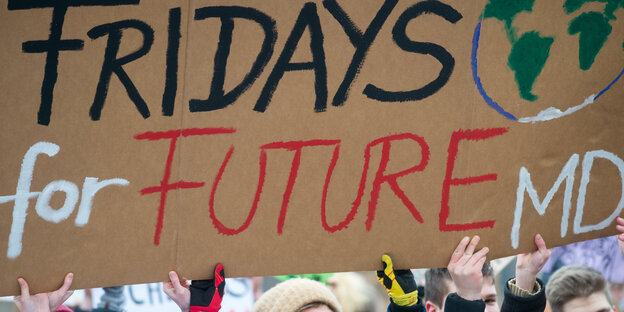 Protestplakat wirbt für den Freitag als Zukunftstag Protestplakat wirbt für den Freitag als Zukunftstag