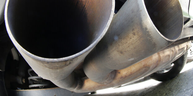 Auspuffrohre eines VW Diesel Auspuffrohre eines VW Diesel