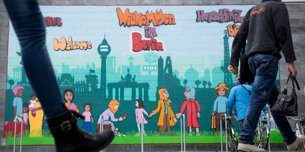 Ein Wandbild an der Ausländerbehörde Berlin Ein Wandbild an der Ausländerbehörde Berlin