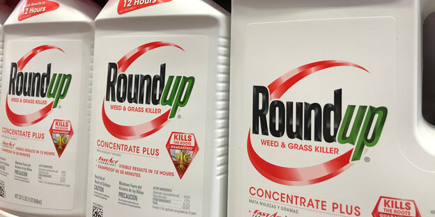 Roundup-Packungen, in denen auch Glyphosat ist Roundup-Packungen, in denen auch Glyphosat ist