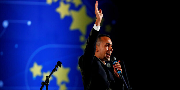 Di Maio bei einem Parteievent Di Maio bei einem Parteievent