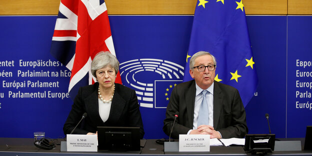 Großbritanniens Regierungschefin Theresa May und EU-Kommissionspräsident Jean-Claude Juncker am Montag in Straßburg Großbritanniens Regierungschefin Theresa May und EU-Kommissionspräsident Jean-Claude Juncker am Montag in Straßburg