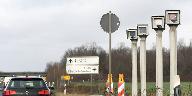 Blitzer am Ende der Section-Control-Strecke Blitzer am Ende der Section-Control-Strecke