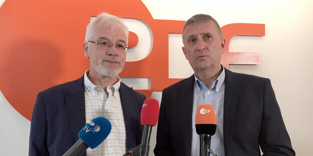 Thomas Seibert und Jörg Brase während ihrer Pressekonferenz in Istanbul Thomas Seibert und Jörg Brase während ihrer Pressekonferenz in Istanbul