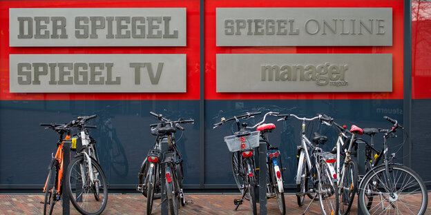 Fahrräder vor dem "Spiegel"-Gebäude Fahrräder vor dem "Spiegel"-Gebäude