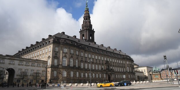 Blick auf das Parlamentsgebäude in Kopenhagen Blick auf das Parlamentsgebäude in Kopenhagen