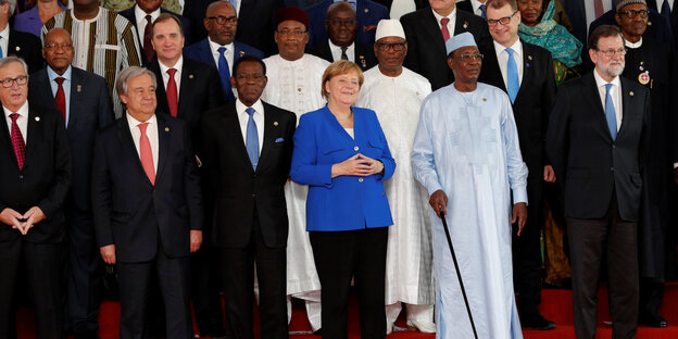 Eine Gruppe aus PolitikerInnen der Europäischen und der Afrikanischen Union Eine Gruppe aus PolitikerInnen der Europäischen und der Afrikanischen Union