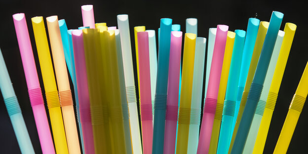Strohhalme aus Plastik Strohhalme aus Plastik