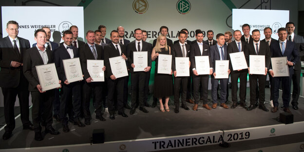 Gruppenfoto der ausgebildeten DFB-Trainer Gruppenfoto der ausgebildeten DFB-Trainer