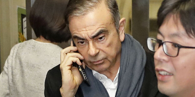 Carlos Ghosn wurde aus der Untersuchungshaft entlassen Carlos Ghosn wurde aus der Untersuchungshaft entlassen