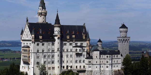 Fotoansicht des Schloss Neuschwanstein in Bayern Fotoansicht des Schloss Neuschwanstein in Bayern