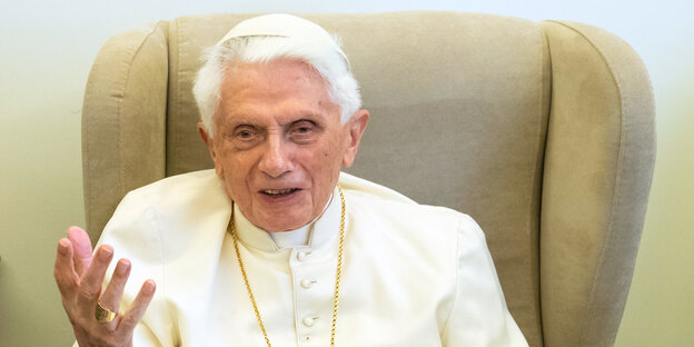 Ratzinger in weiß Ratzinger in weiß