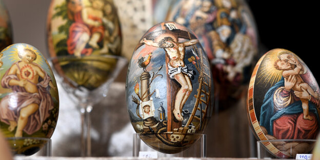 Ostereier mit christlicher Symbolik Ostereier mit christlicher Symbolik