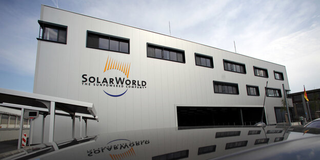 Blick auf die Fasse der insolventen Firma Solarworld Blick auf die Fasse der insolventen Firma Solarworld