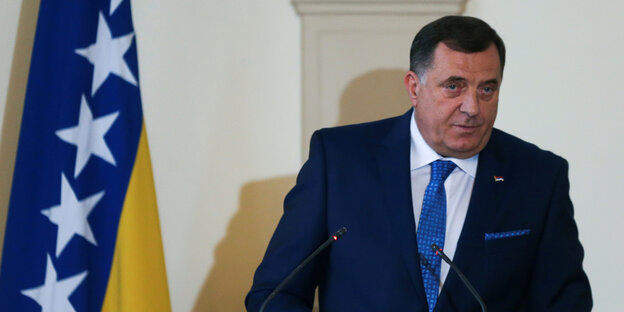 Milorad Dodik bei einer Pressekonferenz im vergangenen November in Sarajevo Milorad Dodik bei einer Pressekonferenz im vergangenen November in Sarajevo