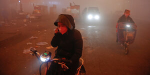 Schwerer Smog in der nordchinesischen Stadt Shengfang am 19. Dezember 2016.