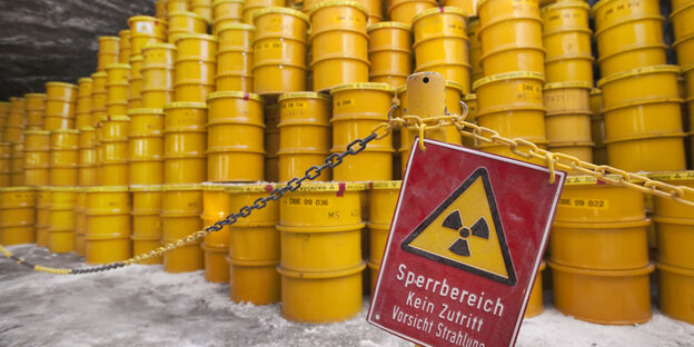 Atommüllfässer im DDR-Endlager Morselben Atommüllfässer im DDR-Endlager Morselben