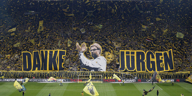 Die Dortmunder Südtribüne vor dem letzten Heimspiel. Die Dortmunder Südtribüne vor dem letzten Heimspiel.