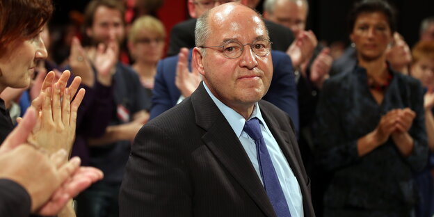 Gregor Gysi beim Parteitag in Bielefeld Gregor Gysi beim Parteitag in Bielefeld