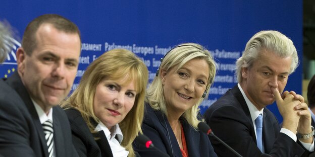 Harald Vlinsky, Janice Atkinson, Maine Le Pen und Geert Wilders Harald Vlinsky, Janice Atkinson, Maine Le Pen und Geert Wilders