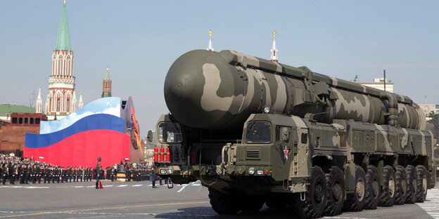 russische Atomrakete auf dem Roten Platz russische Atomrakete auf dem Roten Platz