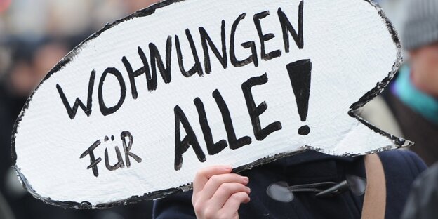 Protest auf einer Demo gegen Wohnungsnot Protest auf einer Demo gegen Wohnungsnot