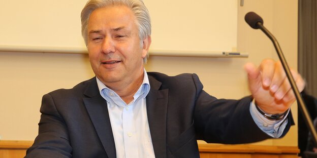 Klaus Wowereit im Untersuchungsausschuss Klaus Wowereit im Untersuchungsausschuss