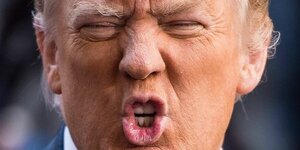Donald Trump verzeiht sein Gesicht wütend