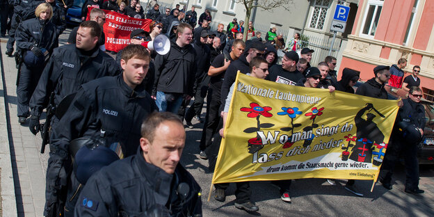 Neonazis demonstrieren in Neuruppin