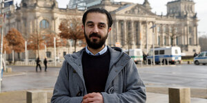 Tareq Alaows vor dem Bundestag