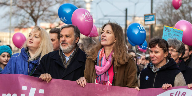 Menschen auf einer Demonstration. Menschen auf einer Demonstration.