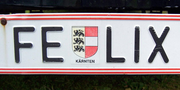 Österreichisches Fahrzeugkennzeichen. Österreichisches Fahrzeugkennzeichen.