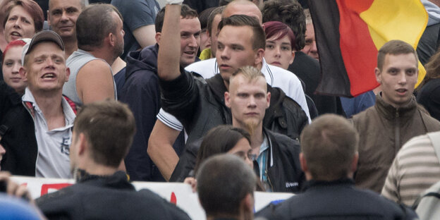 Nazis demonstrieren in Freital Nazis demonstrieren in Freital