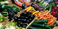 Verschiedene Gemüsesorten in einem Supermarkt