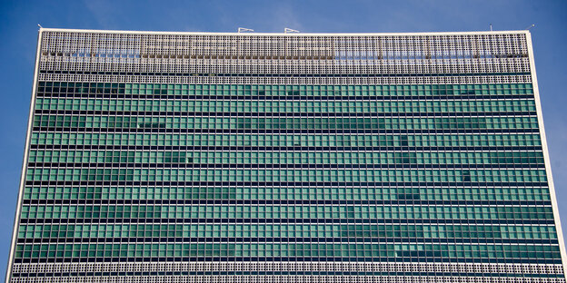 Blick auf die Fensterfront des UN-Haiuptquartiers in New York Blick auf die Fensterfront des UN-Haiuptquartiers in New York